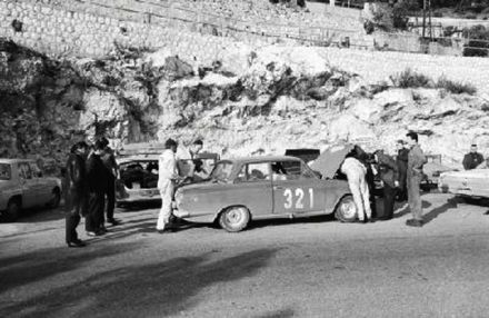 Henry Taylor i Brian Meila – Ford Cortina GT.