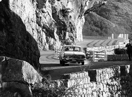 Scott Harvey i Gene Henderson – Plymouth Vaillant.