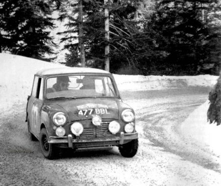 Raymond Baxter i Ernest McMillen – BMC Mini Cooper S.