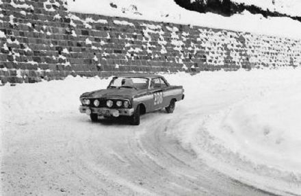 Peter Jopp i Alain Bertaut – Ford Falcon Sprint Futura.