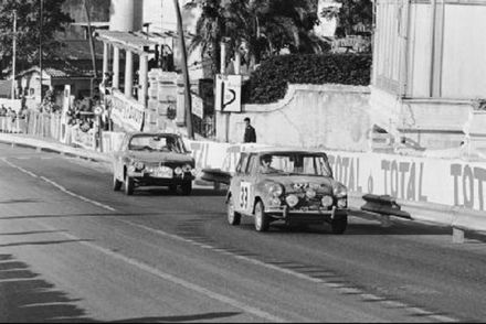 Raymond Baxter i Ernest McMillen – BMC Mini Cooper S.