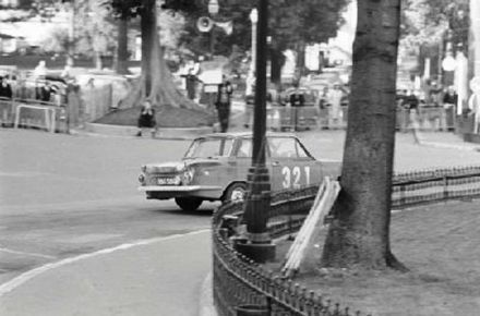 Henry Taylor i Brian Meila – Ford Cortina GT.