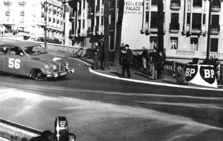 Pat Moss Carlsson i Ursula Wirth – Saab 96 Sport.