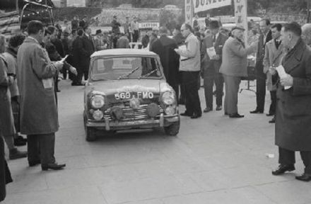Rauno Aaltonen i Tony Ambrose – BMC Mini Cooper S.