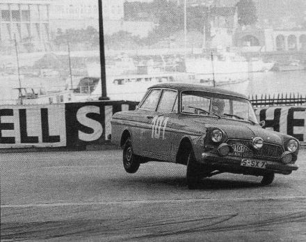 Alfred Burkhardt i Heinrich Huber – Ford Taunus.