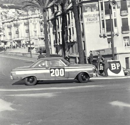 Peter Jopp i Alain Bertaud – Ford Falcon Sprint Futura.