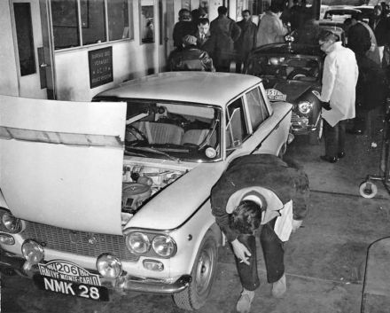 Leslie Chamberlain i Wyndham Mullen – Fiat 1300.