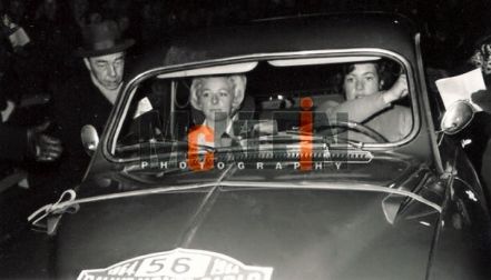   Pat Moss i Ursula Wirth – Saab 96.