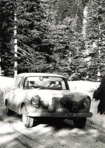 Evy Rosqvist i Maria Falk – Mercedes Benz 220 SE.