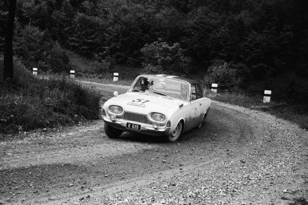 Lipnik – Ford Taunus.