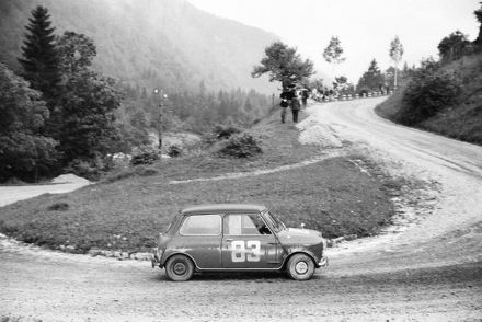 Ferrarin i Zoja – Morris Mini Cooper.