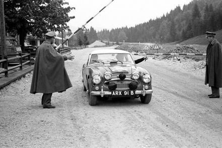 Paddy Hopkirk i Henry Liddon – Austin Healey 3000.