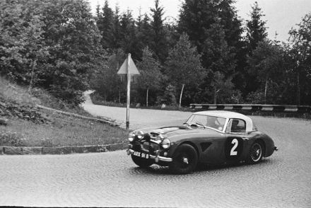 Paddy Hopkirk i Henry Liddon – Austin Healey 3000.