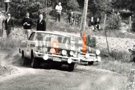 B.Ljungfeldt i Fergus Sager – Ford Falcon Sprint.