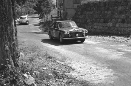 Claudine Trautmann i Marie Claude Beaumont – Lancia Flavia coupe.