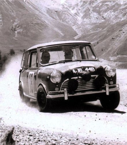 Paddy Hopkirk i Henry Liddon – Mini Cooper S.