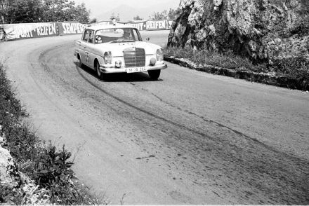 Mercedes Benz