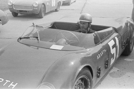 Hans Herrmann - Abarth 2000 Sport.