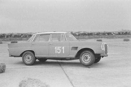 Mercedes Benz