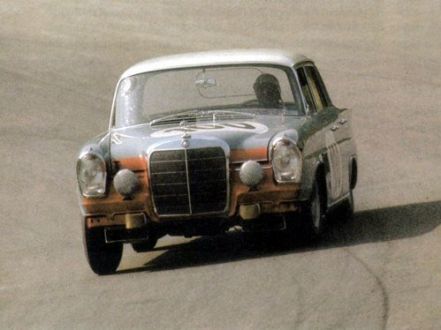  Eugen Böhringer i Dieter Glemser - Mercedes Benz 300 SE.