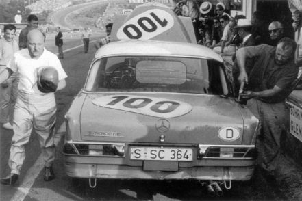 Eugen Böhringer i Dieter Glemser - Mercedes Benz 300 SE.