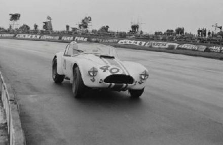 Bob Olthoff – AC Cobra.
