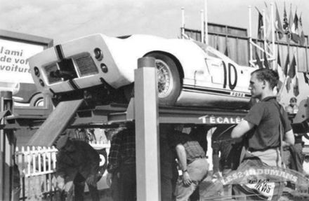 Phil Hill i Bruce McLaren - Ford GT40.