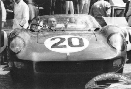 Jean Guichet i Nino Vaccarella - Ferrari 275 P.