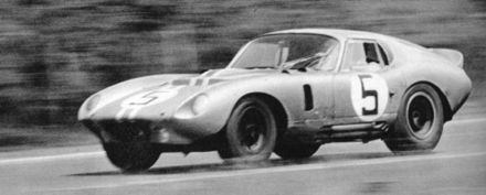 Dan Gurney i Bob Bondurant - Shelby Cobra Daytona Coupe.
