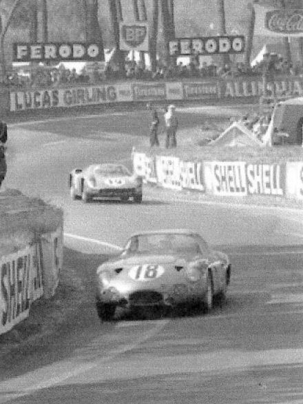 Mike Salmon i Peter Sutcliffe - Aston Martin DP214 DB4.