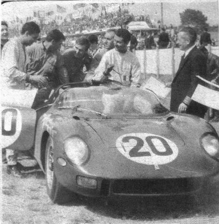 Jean Guichet i Nino Vaccarella - Ferrari 275 P.