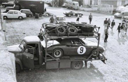 Gerard Langlois von Ophem i “Jean Beurlys” – Ferrari 250 LM.