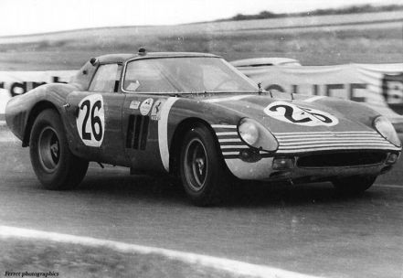 Pedro Rodriguez i Nino Vaccarella - Ferrari 250 GTO/64.
