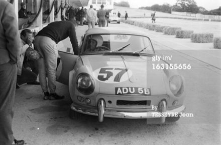Jean François Piot i Jean Louis Marnat - Triumph Spitfire.