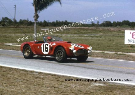 Ralph Noseda i Jef Stevens – Shelby Cobra roadster.
