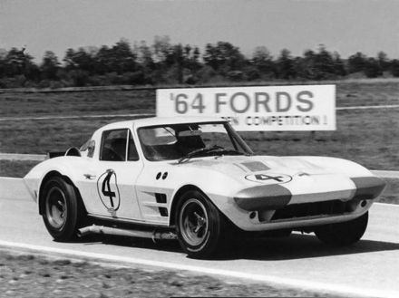 Roger Penske i Jim Hall - Chevrolet Corvette Grand Sport.