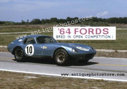 Bob Holbert i Dave MacDonald - Shelby Cobra Daytona Coupe.