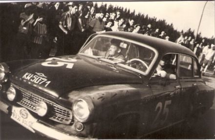Andrzej Nytko i Kazimierz Jaromin na samochodzie Wartburg 1000.