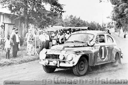 Joginder Singh i Jaswant Singh na samochodzie Volvo PV 544.