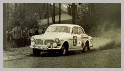 Sylvia Ostberg i Siw Sabel – Volvo 122S Amazon.