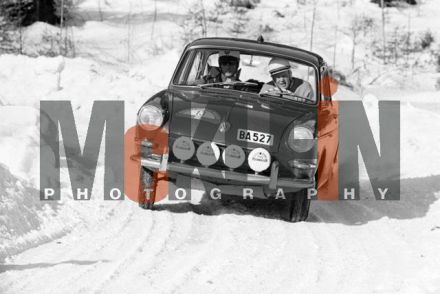 Bjorn Waldegard i Lars Nystrom na samochodzie VW 1500 S.