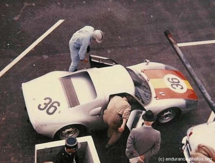 Gerhard Koch i Anton Fischhaber na samochodzie Porsche 904 GTS
