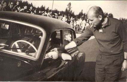 Andrzej Nytko i Kazimierz Jaromin na samochodzie Wartburg 1000.