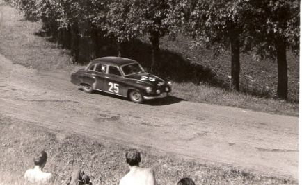 Andrzej Nytko i Kazimierz Jaromin na samochodzie Wartburg 1000.