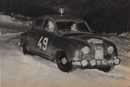 Pat Moss Carlsson i Elizabeth Nystrom – Saab 96 Sport.