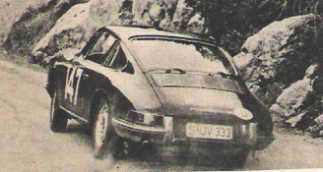 Herbert Linge i Peter Falk na samochodzie Porsche 911S.