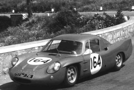 Mauro Bianchi i Henri Grandsire na samochodzie Alpine M65 Renault