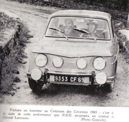 Gerard Larrousse na samochodzie Renault R8 Gordini.
