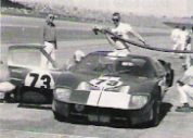 Ken Miles i Lloyd Ruby na samochodzie Ford GT40