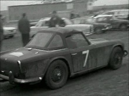 Bernard Mordacq i Robert Braler na samochodzie Triumph TR4.